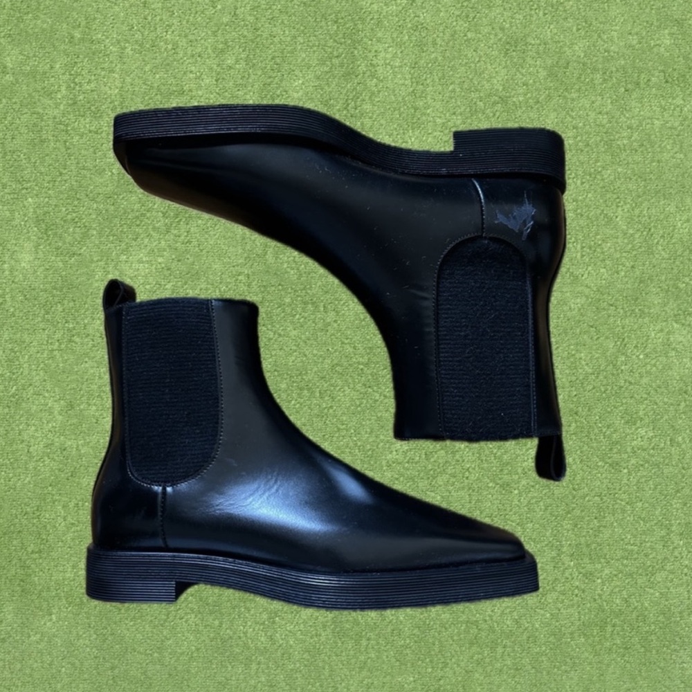 TOTEME Leather Chelsea Boots